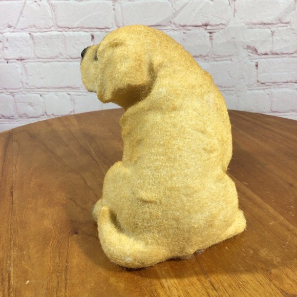 Flocked Yellow Lab Dog Sitting Figurine - Picture 4 of 7